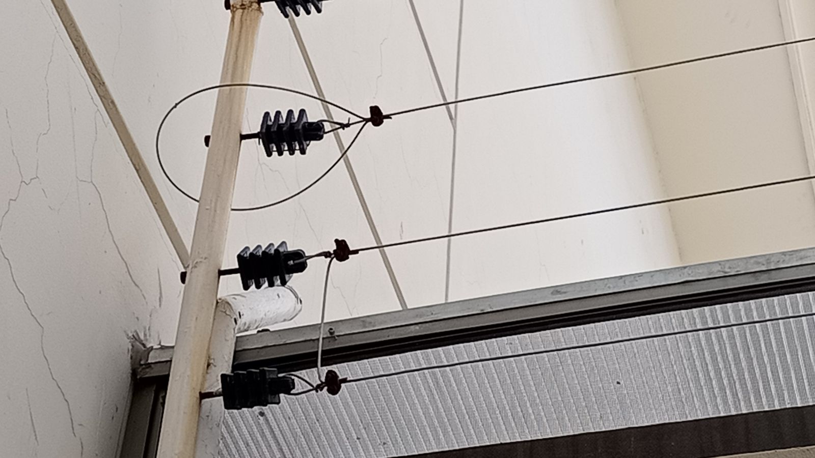 Trabajo real de Sutelcom: Cerco eléctrico y alarmas
